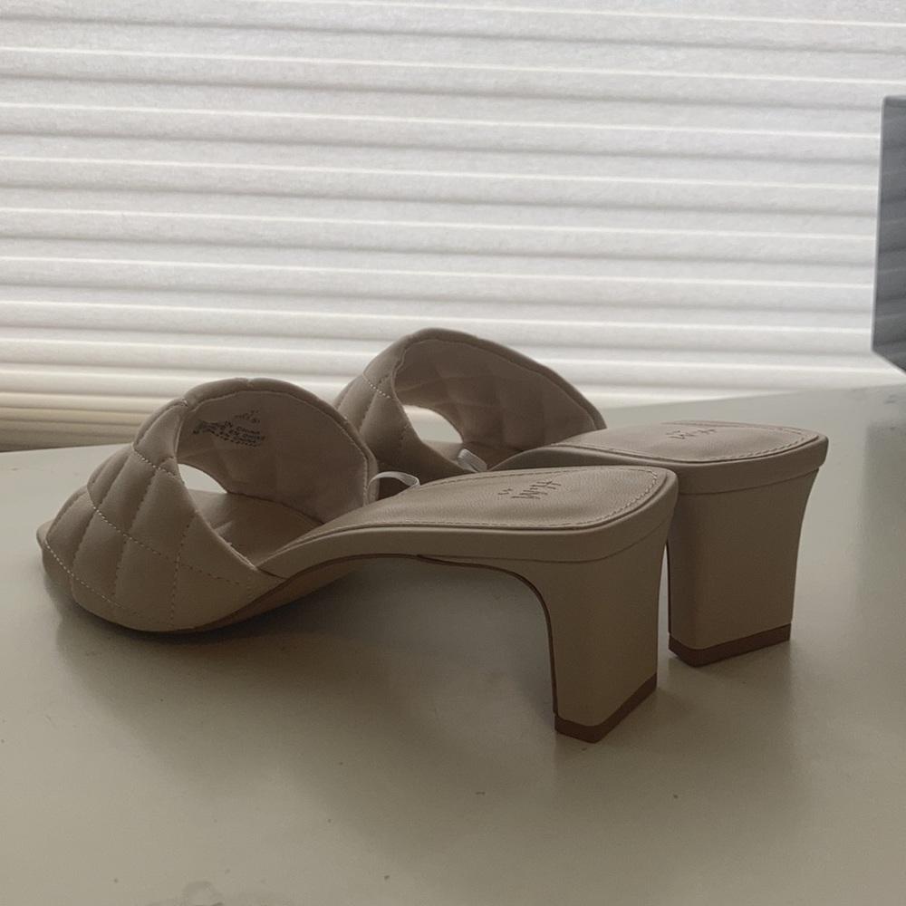 Kitten Heels - Picture 2 of 3